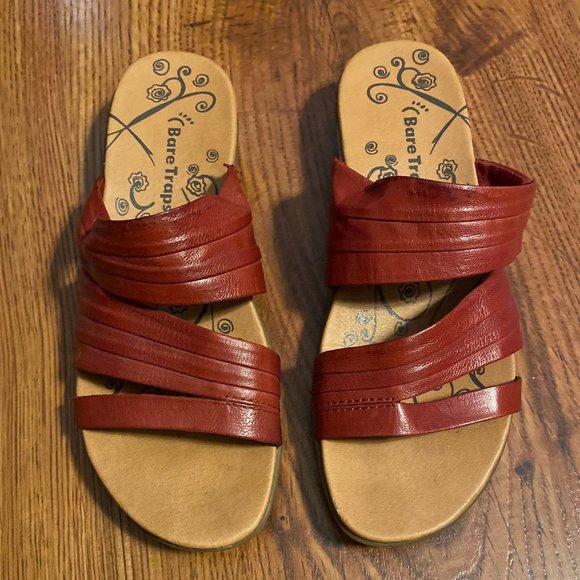 BEAR TRAPS Shoes Bear Traps Red Leather Upper Sandal Comfort Slip